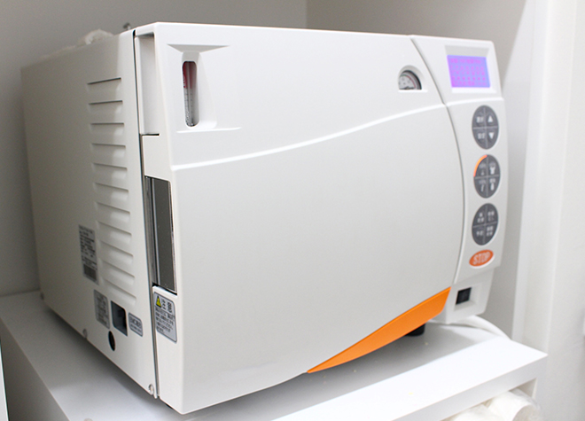東上野ホワイトデンタルの滅菌器