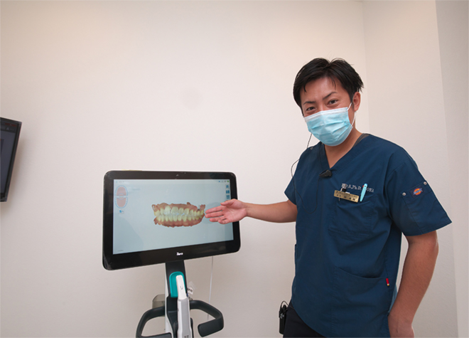 クレア歯科クリニック_装置が透明で目立ちにくく、日常生活への支障も抑えやすい「マウスピース矯正」