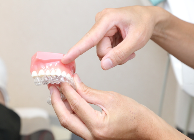 北野坂鳥居歯科医院_乳歯と永久歯が混在しているお子様も、透明で目立ちにくいマウスピース矯正が可能