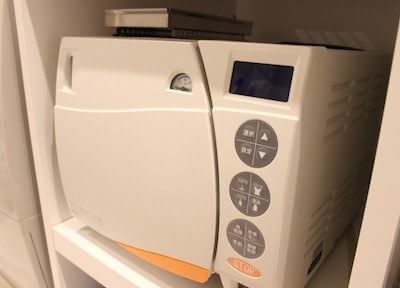 3.清潔な治療環境!器具はていねいに洗浄・滅菌