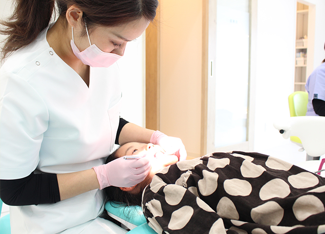 日本小児歯科学会認定「小児歯科専門医」の資格を持つ女性の院長