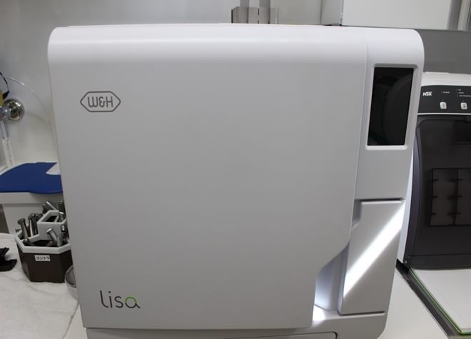 院内感染対策!クラスBの滅菌器や口腔外バキュームを導入