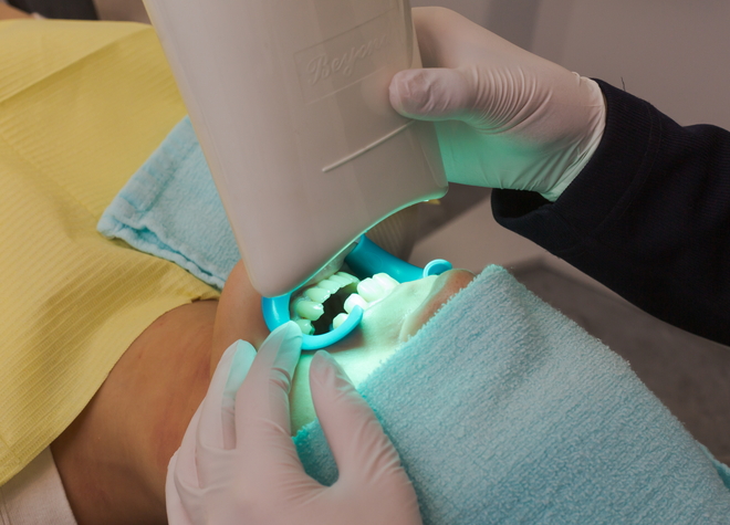 あざみ野アクア歯科クリニック_個室の診療室でホワイトニングに対応。リラックスして施術を受けられる環境です